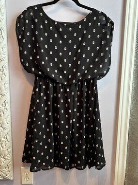 Pretty Girly Flowy Skull Dress Size Large